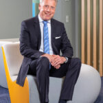 Jürgen Cleven, Vorstandsvorsitzender, im Business Casual Look
