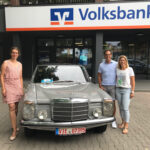 Michael Willemse, Vorstand der Volksbank Viersen, nahm mit seiner Frau und einem befreundeten Paar an der etwas anderen 32. Viersener Oldtimerrallye teil.